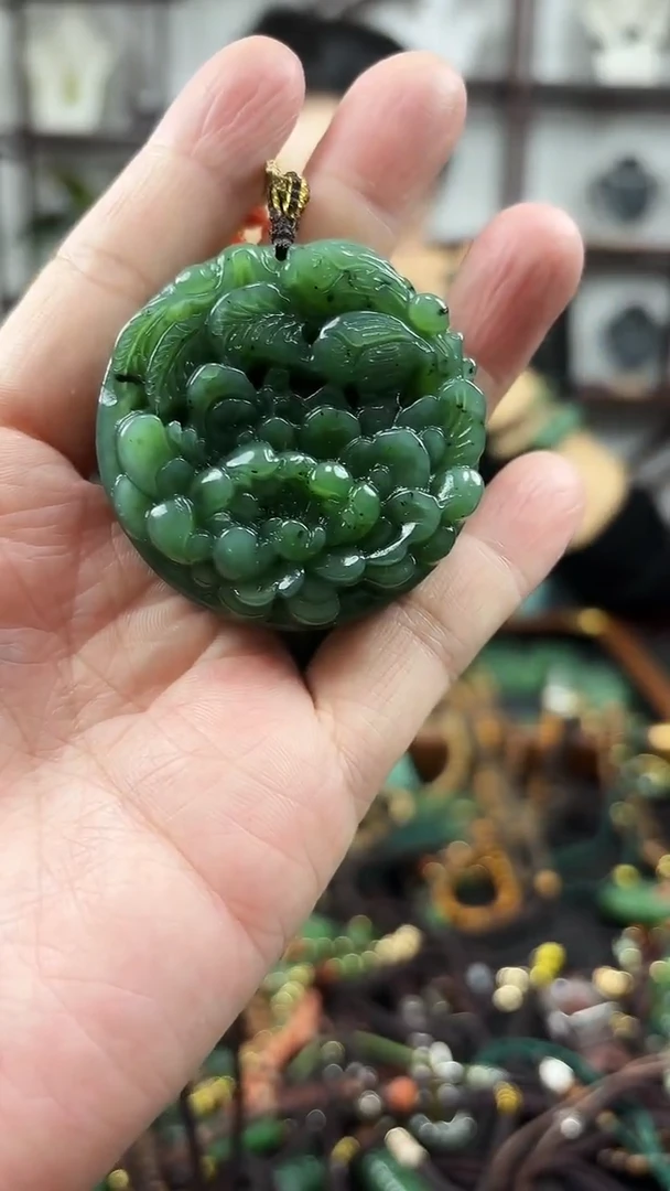颈饰未镶嵌和田玉花开富贵