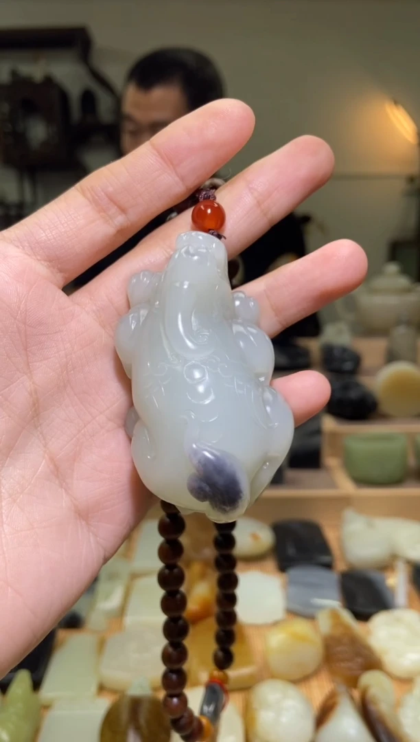 未镶嵌和田玉把件新疆和田玉且末料青花貔貅