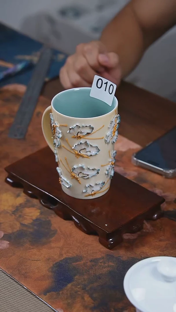 其他子禾拙品堆雕描金蝴蝶马克杯