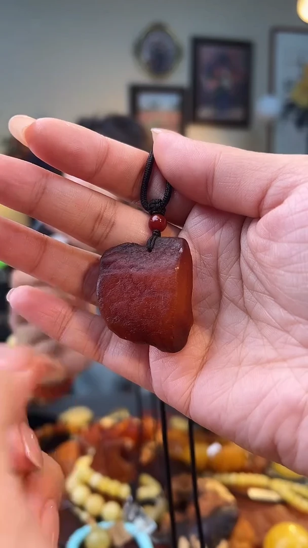 琥珀颈饰未镶嵌吊坠