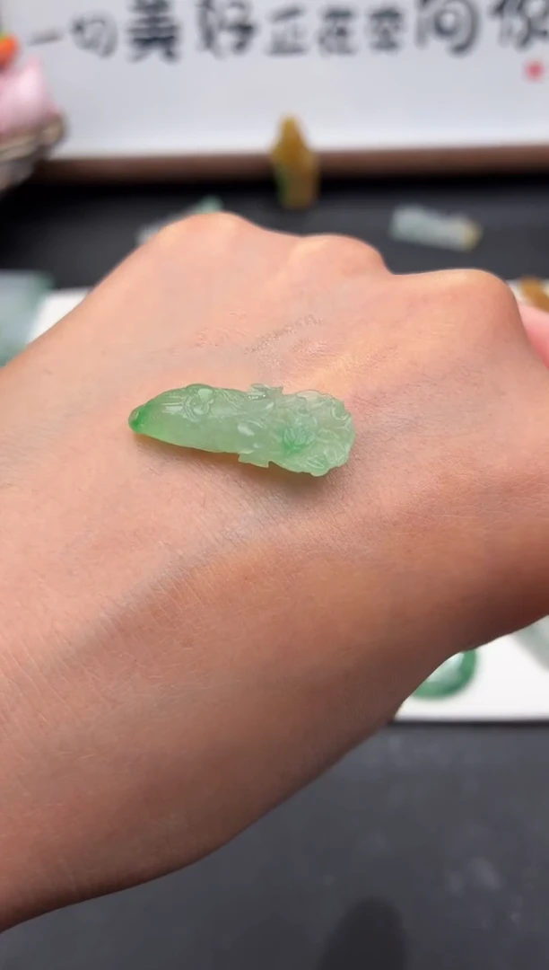 定制翡翠未镶嵌翡翠