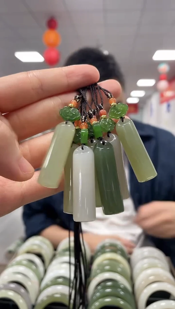 和田玉未镶嵌颈饰翎管挂件一件多样性发一件