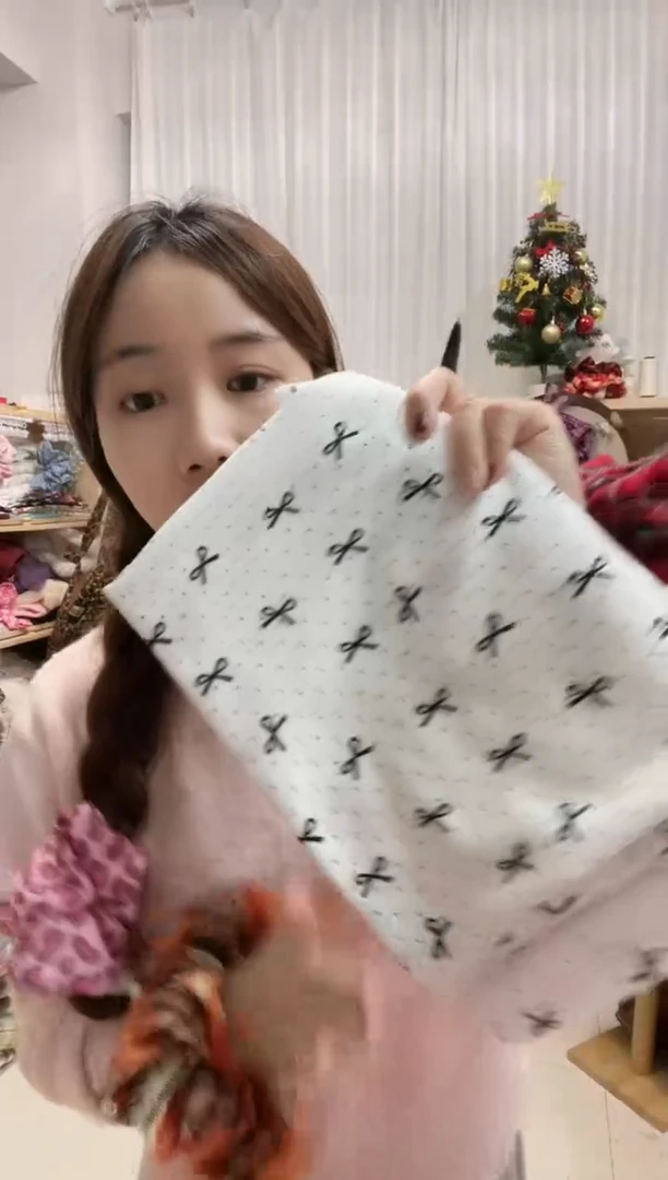 棉1米白底蝴蝶结洗水棉麻