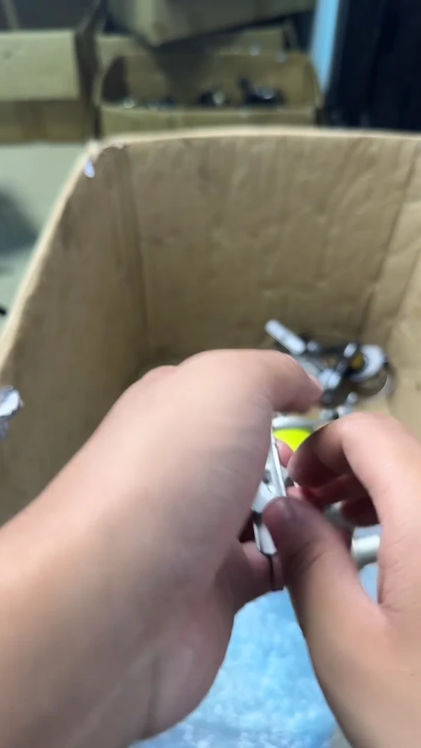 哼***管成色、型号直播间讲解为准，看清楚再下单，钓鱼轮，微瑕孤品