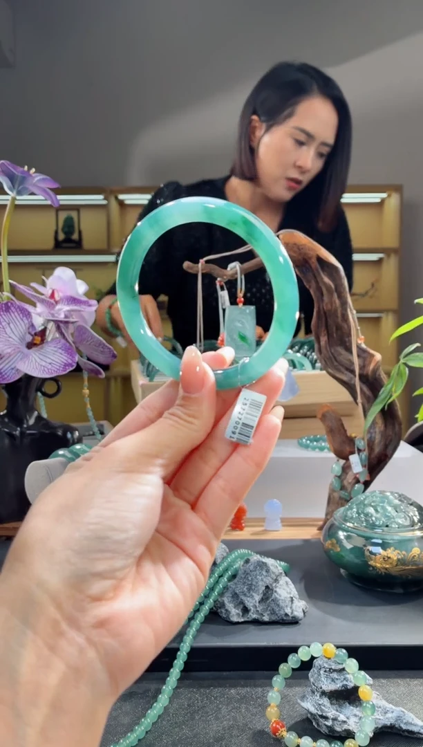 未镶嵌手镯翡翠57圈