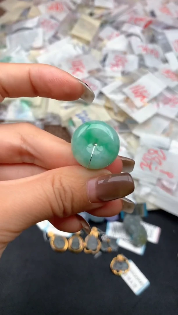 未镶嵌挂件翡翠一