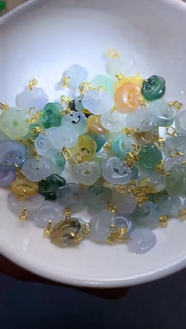 【闪购商品】翡翠吊坠(不含链)18K金镶嵌多样性发其一0406