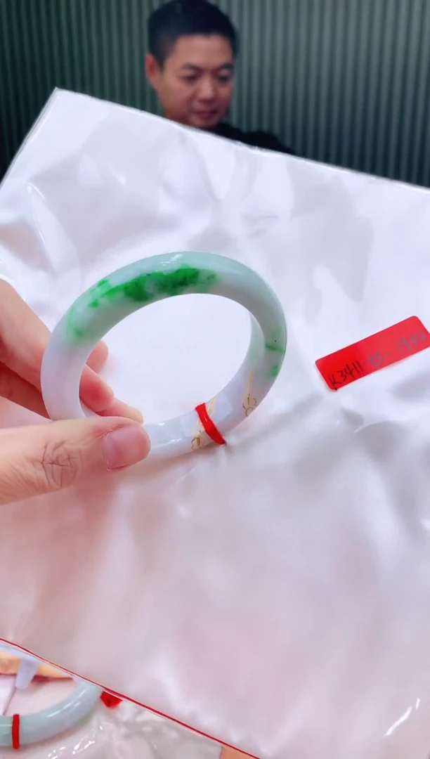 未镶嵌手镯翡翠111