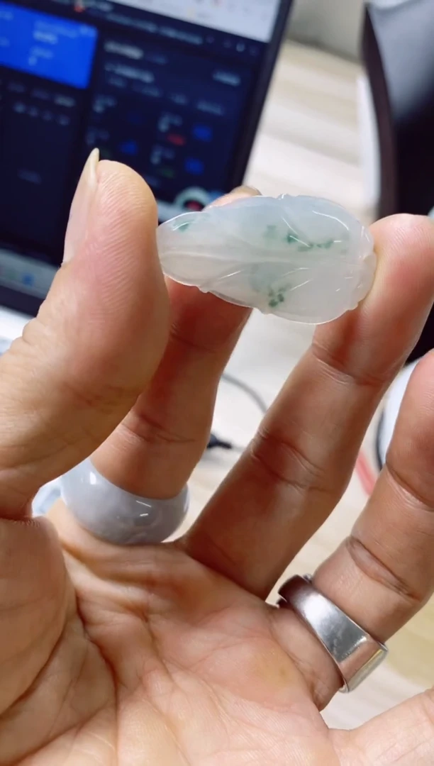 翡翠未镶嵌颈饰2天然缅甸翡翠A货叶子