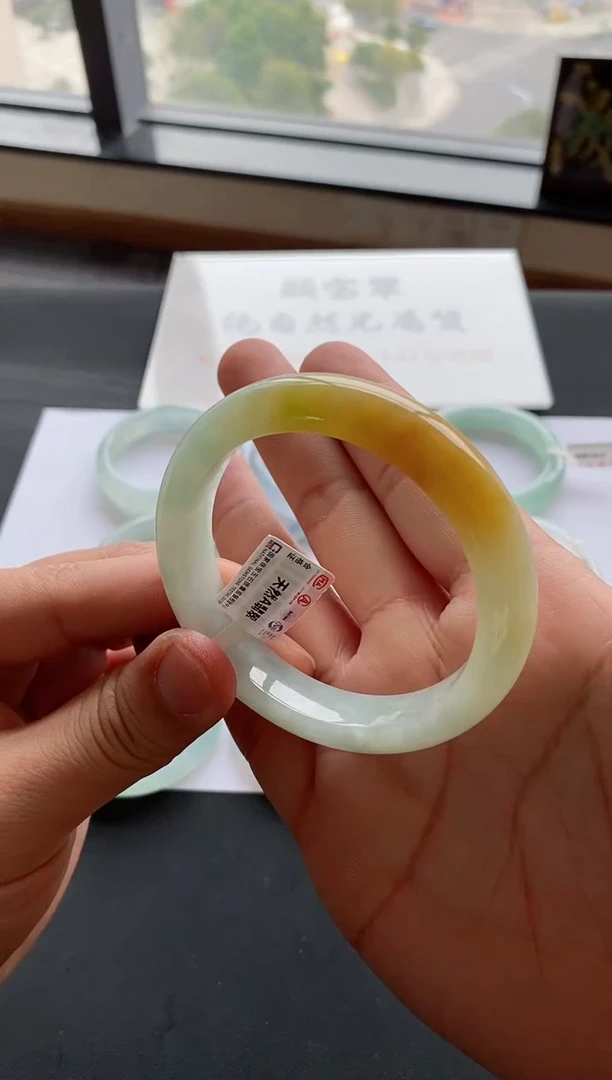 【闪购商品】翡翠手镯未镶嵌51号57.2*12.6*8.6正圈