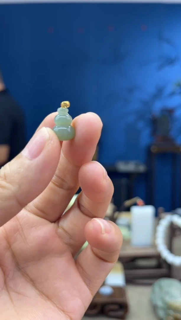 和田玉18K金镶嵌颈饰1