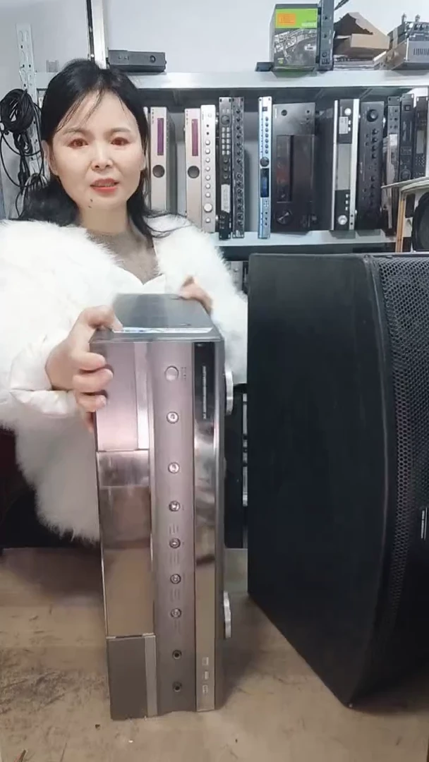 8新功放机一台，不包邮费