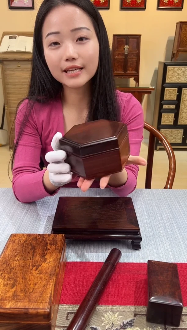 紫檀木类成套家具独板六角文盒