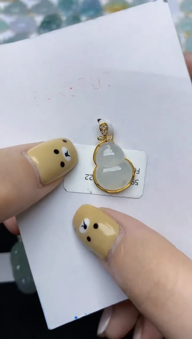 翡翠18K金镶嵌颈饰天然翡翠A货