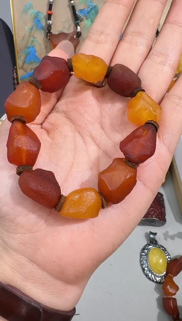 未镶嵌琥珀裸石晨***?琥珀