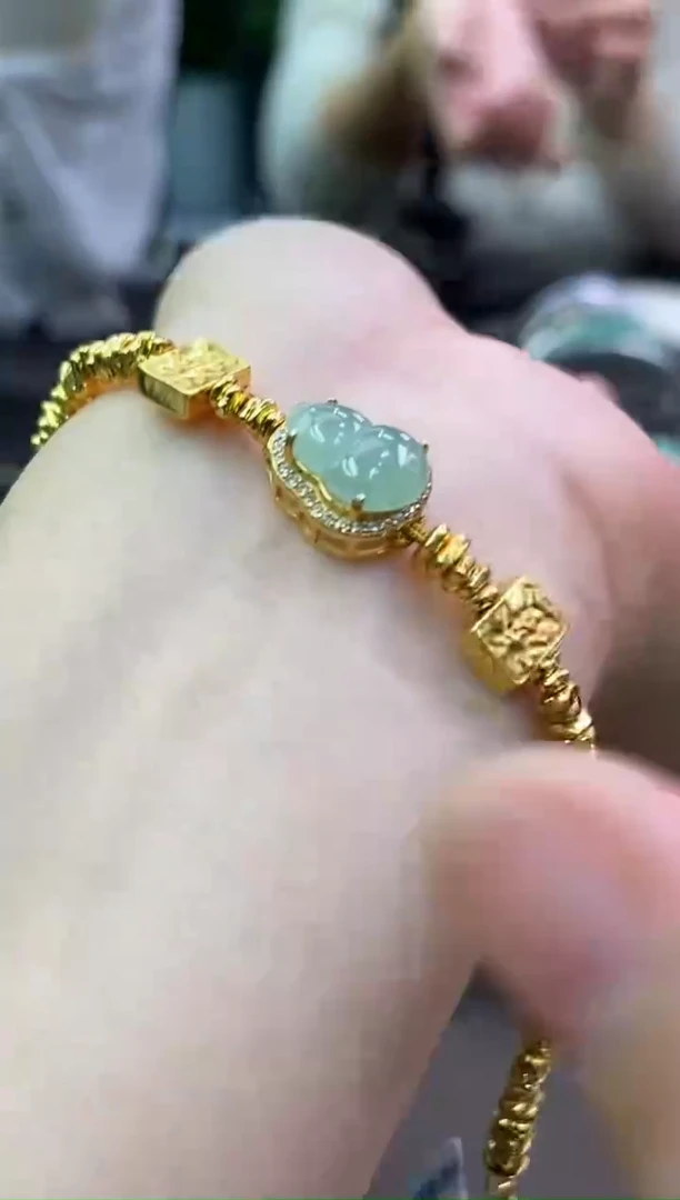 颈饰银S925镶嵌翡翠净货15600