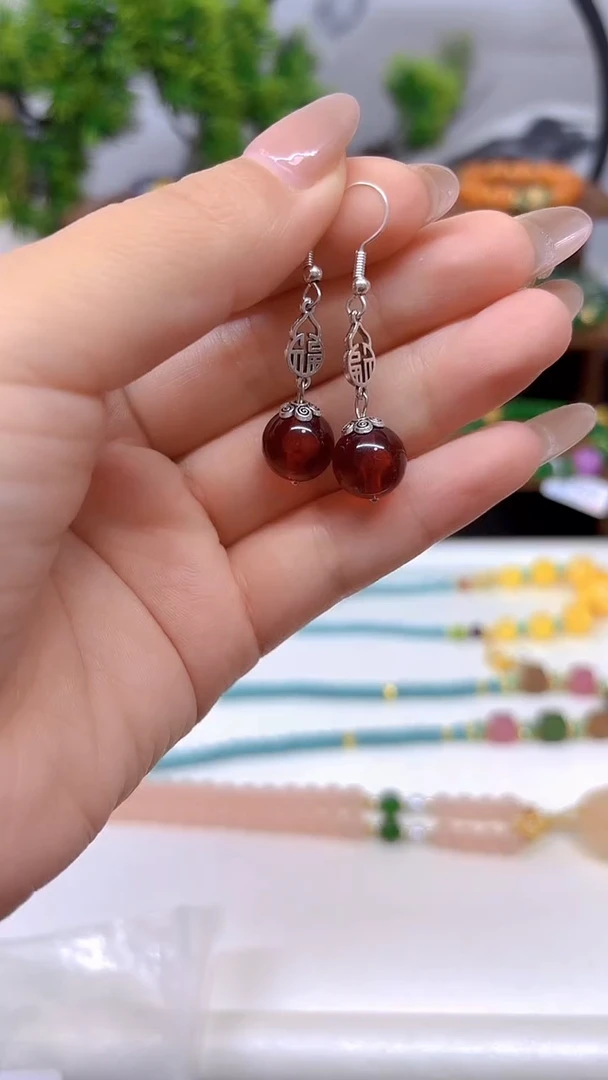 银S925镶嵌血珀耳饰E576