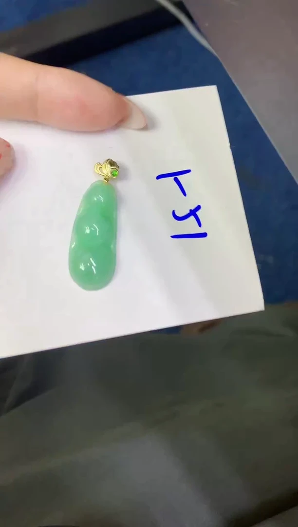 翡翠未镶嵌颈饰缅甸天然翡翠A货