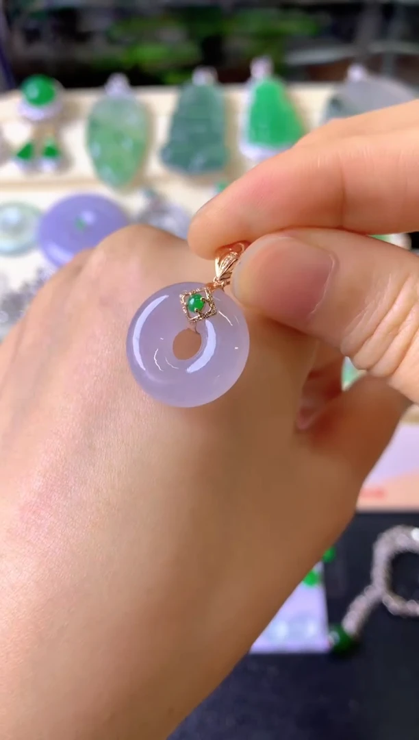 翡翠18K金镶嵌吊坠(不含链)s****e吊坠