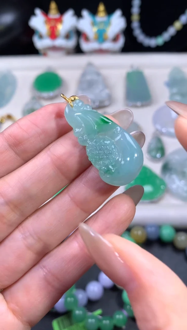 吊坠(不含链)18K金镶嵌翡翠