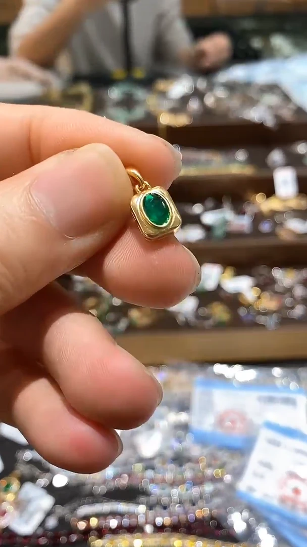 【闪购商品】祖母绿颈饰银S925镶嵌吊坠