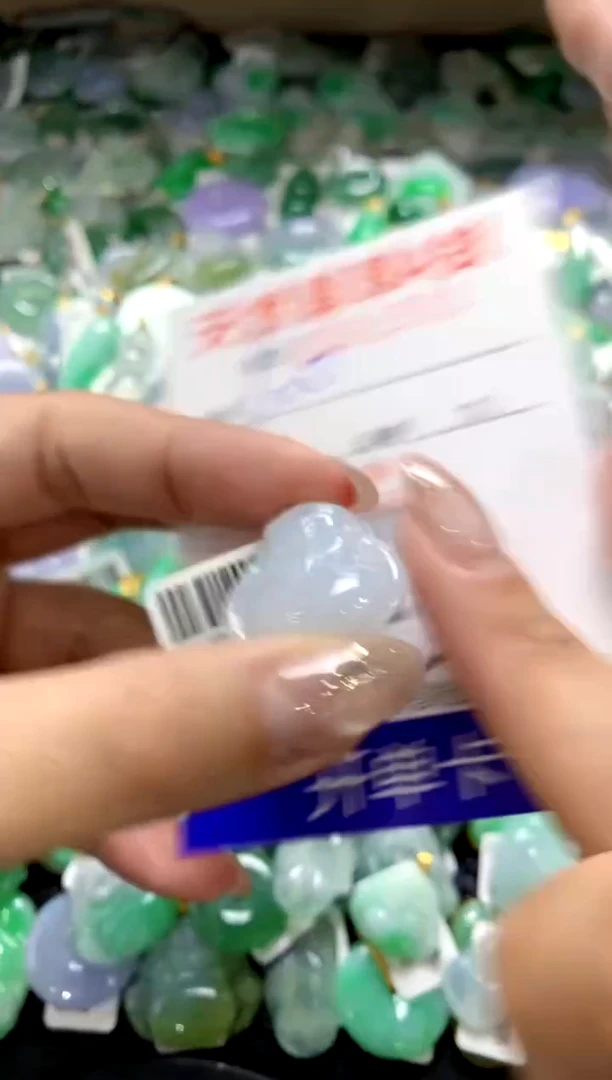 颈饰18K金镶嵌翡翠11111111111111111