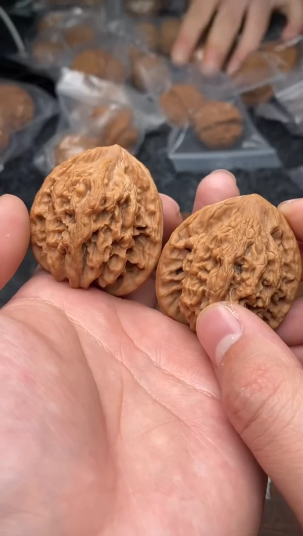 【闪购商品】文玩核桃把件G103号41尺虎头