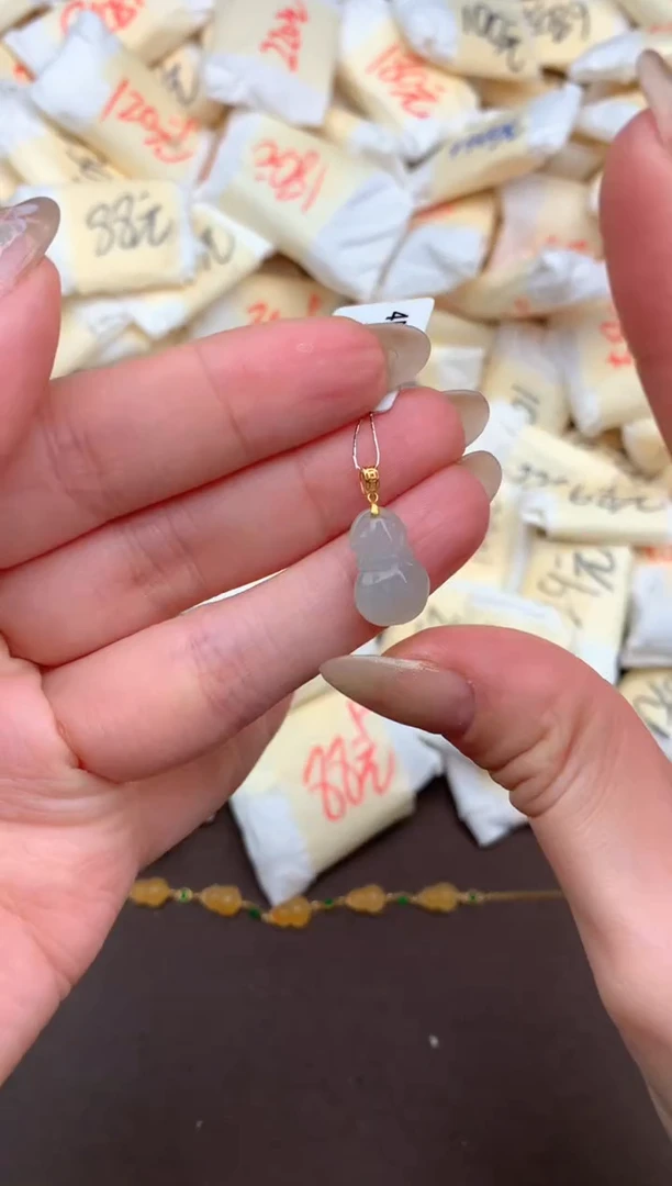 【闪购商品】翡翠挂件18K金镶嵌 一