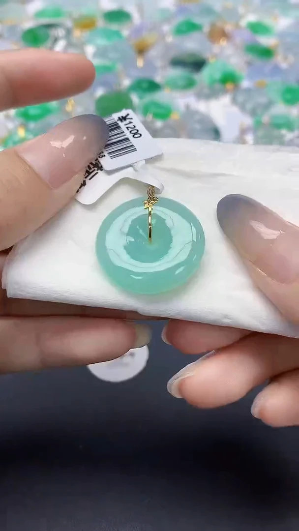 翡翠18K金镶嵌颈饰天然缅甸a货翡翠