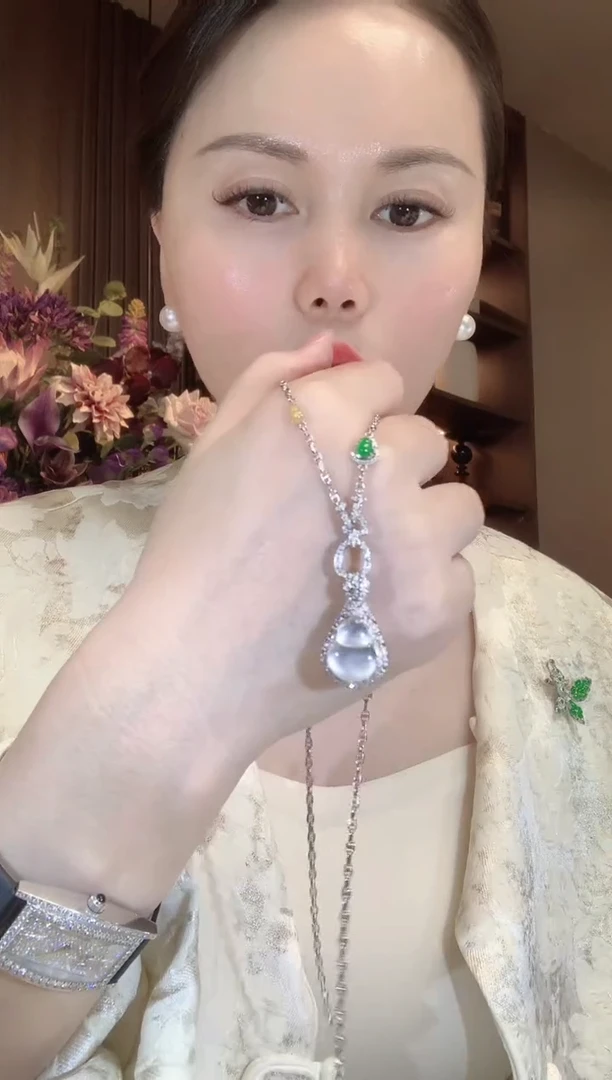 吊坠(不含链)18K金镶嵌翡翠A55