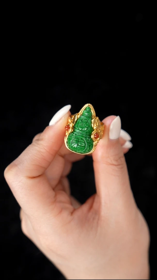 颈饰未镶嵌翡翠戒指24