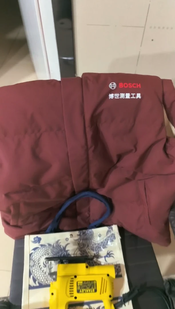 博士羽绒马甲一件