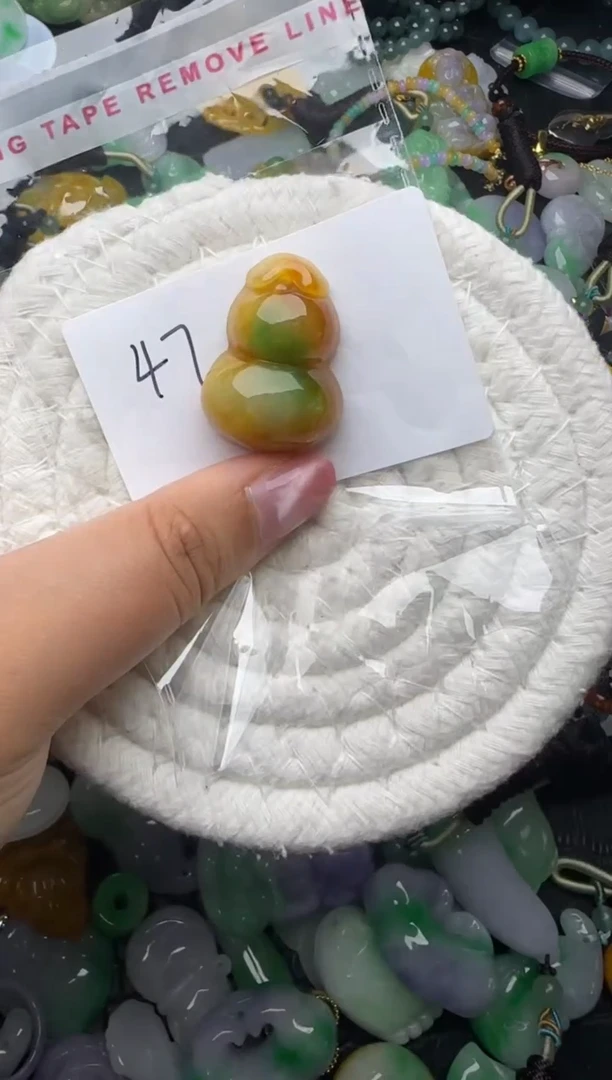 颈饰未镶嵌翡翠缅甸翡翠吊坠