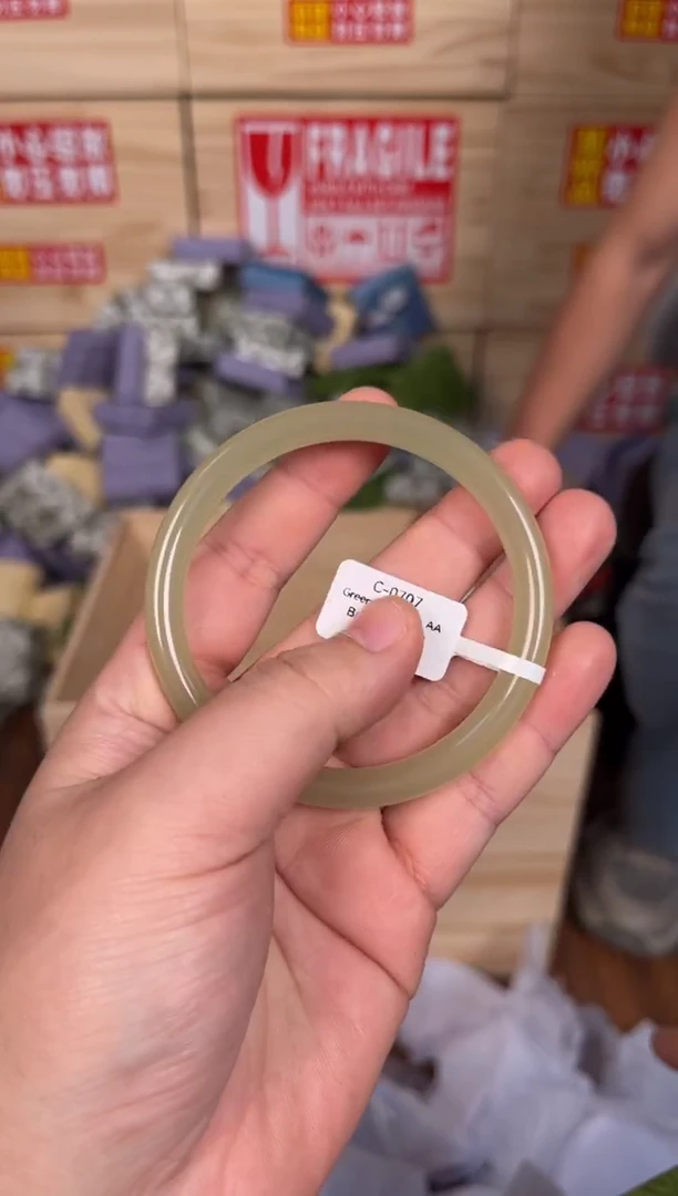 未镶嵌手镯石英质玉编码C0707