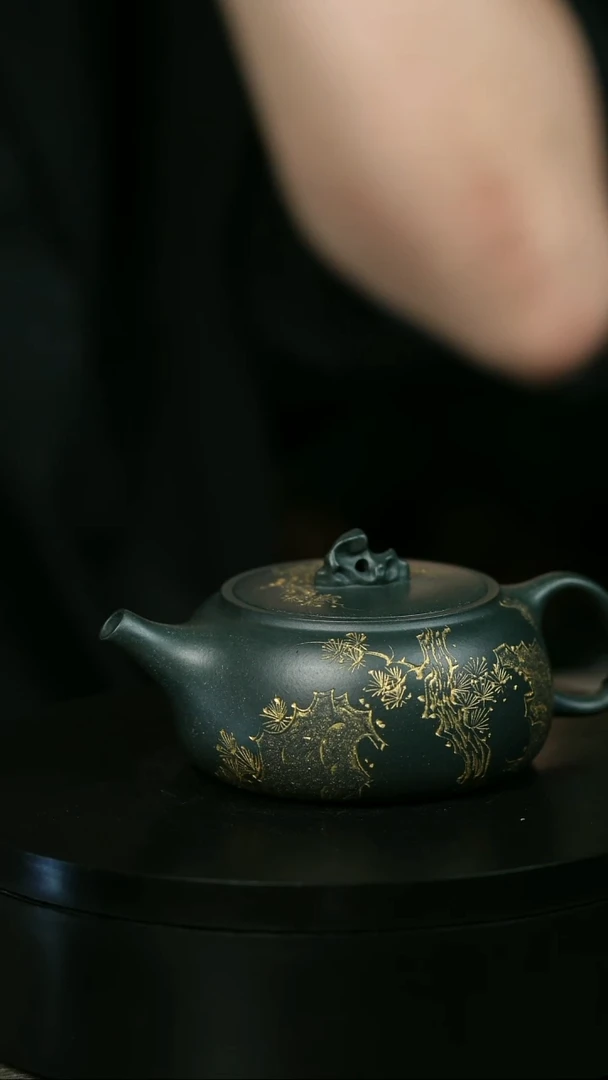 茶壶紫砂秦*H2265余海燕墨绿描金太湖石