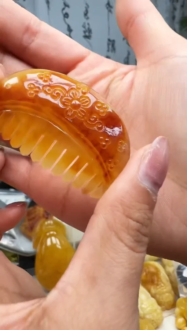 【闪购商品】琥珀裸石未镶嵌挂坠