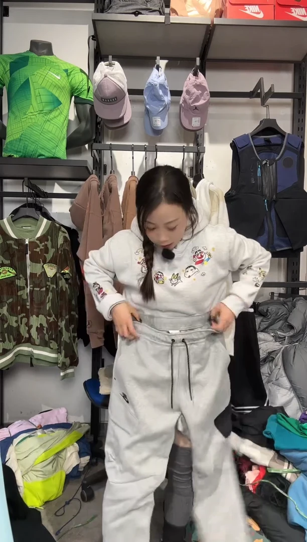 1417  编码 瑕疵款直播间过款为准 尺码   身高  M 170