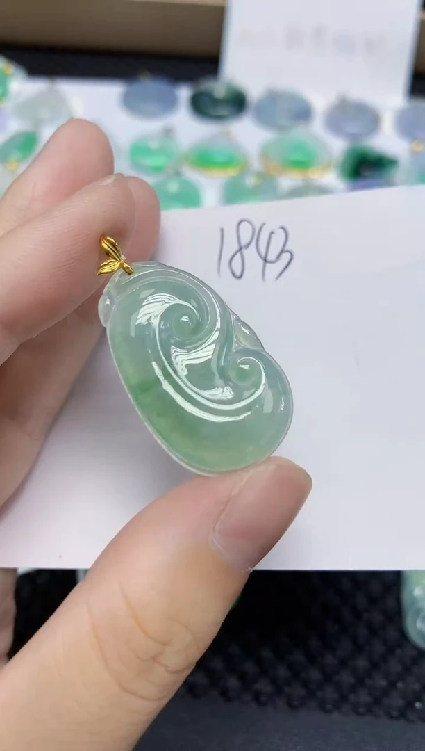 翡翠18K金镶嵌颈饰天然缅甸翡翠A货