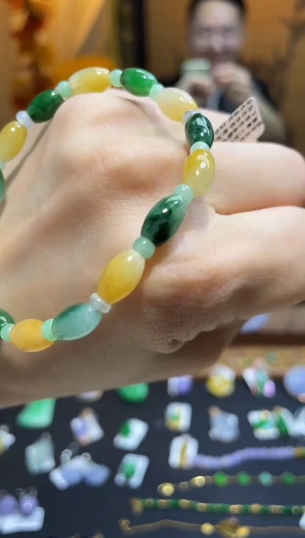 颈饰未镶嵌翡翠手串