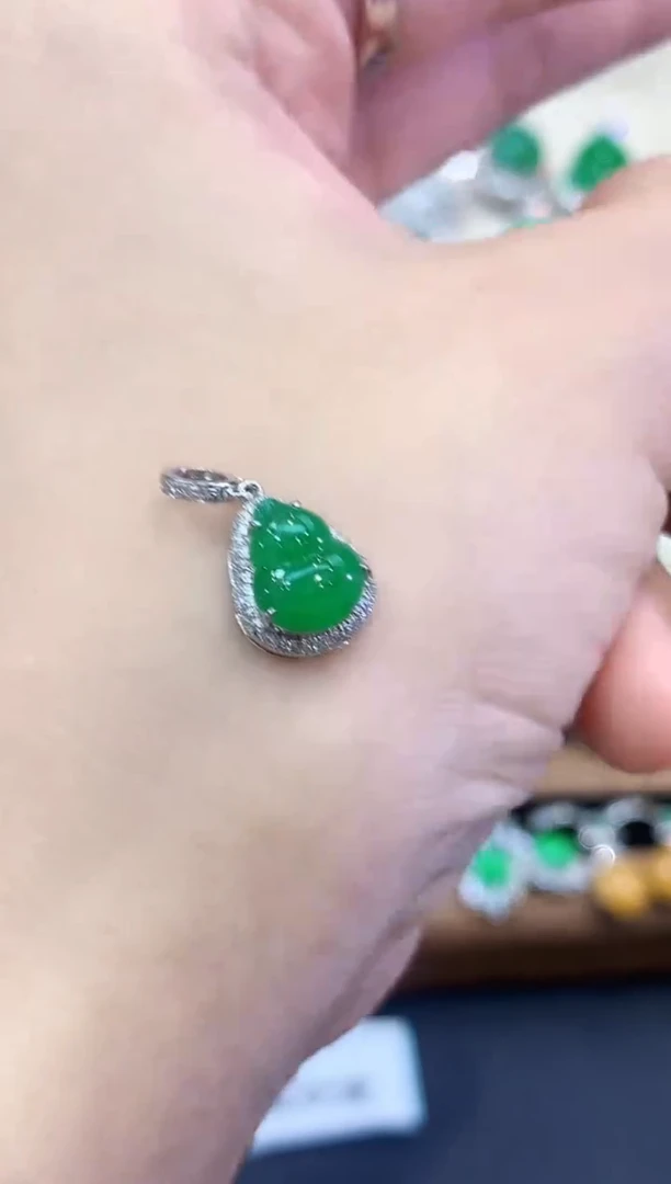 吊坠(不含链)18K金镶嵌翡翠C35