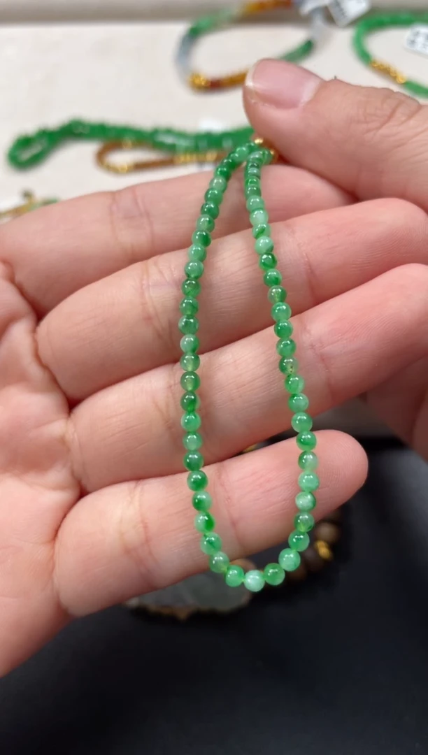 18K金镶嵌手链翡翠一条   P308