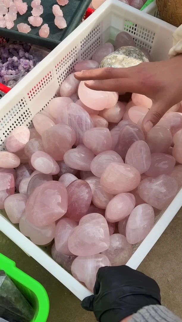 【闪购商品】水晶摆件未镶嵌粉水晶爱心多样性发一个