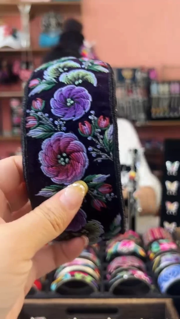 织绣施****)艺枝独绣老绣饰品29