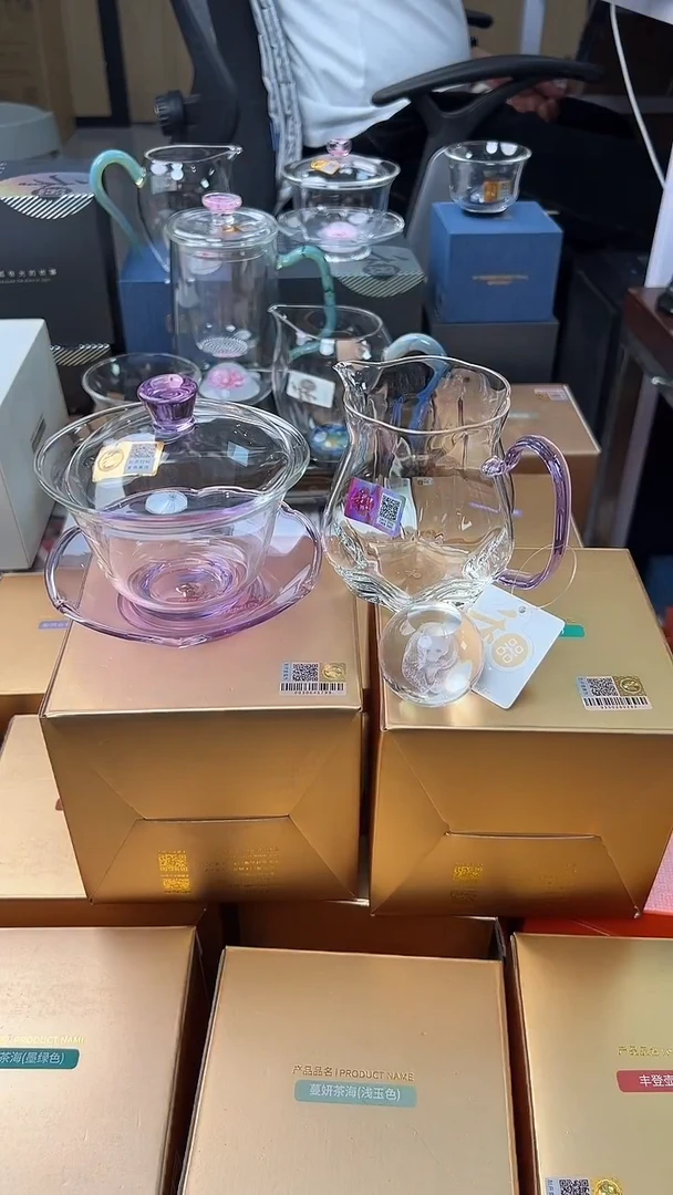 @@禾器晶彩荷叶盖碗浅紫色+颂妍紫+盖置随机