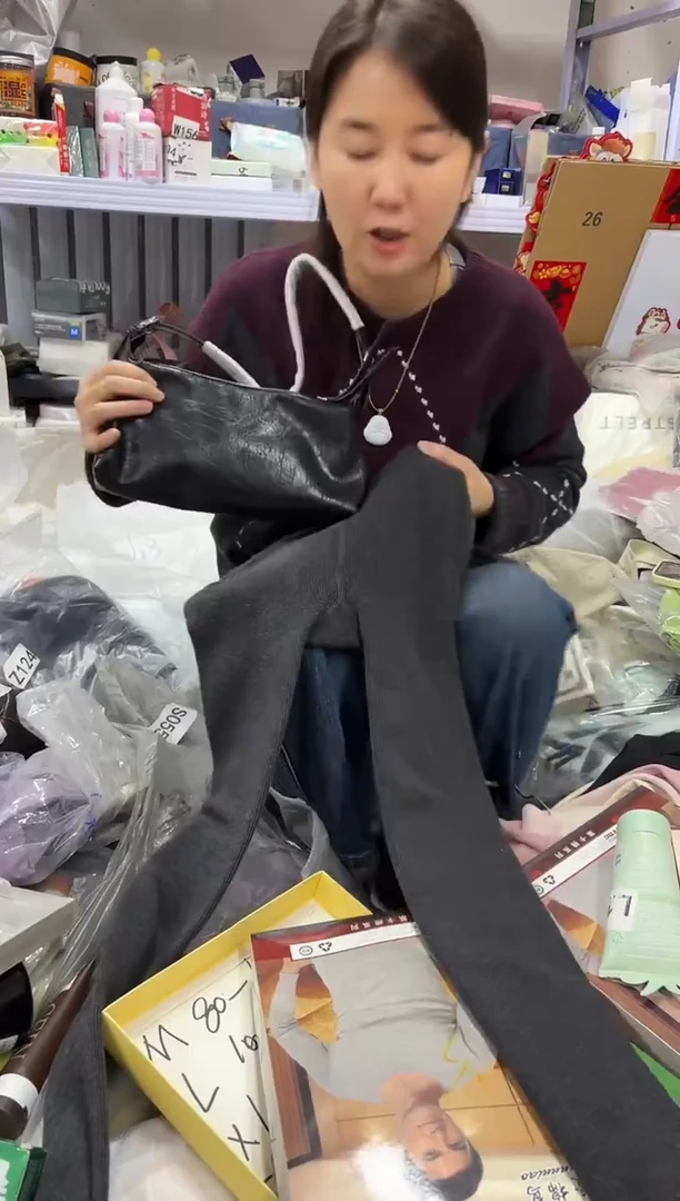 PU上车啦 宝宝们抓紧时间去下方链接拍吧灰色mw打底裤发一条