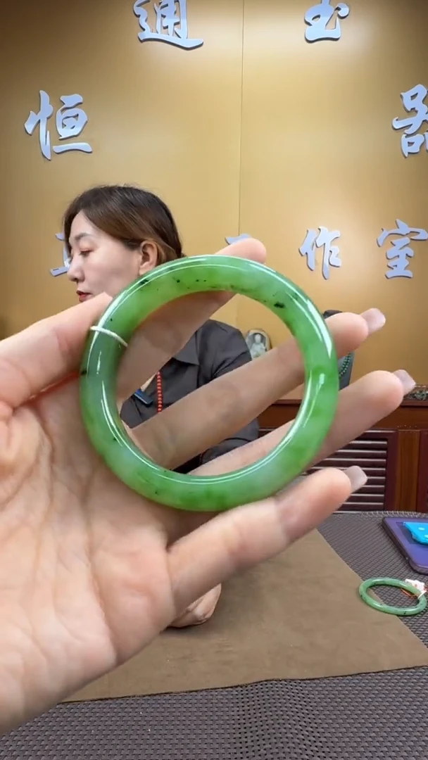 颈饰未镶嵌和田玉手镯55