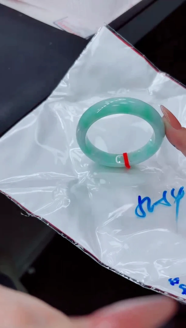 【闪购商品】翡翠手镯未镶嵌10000000000