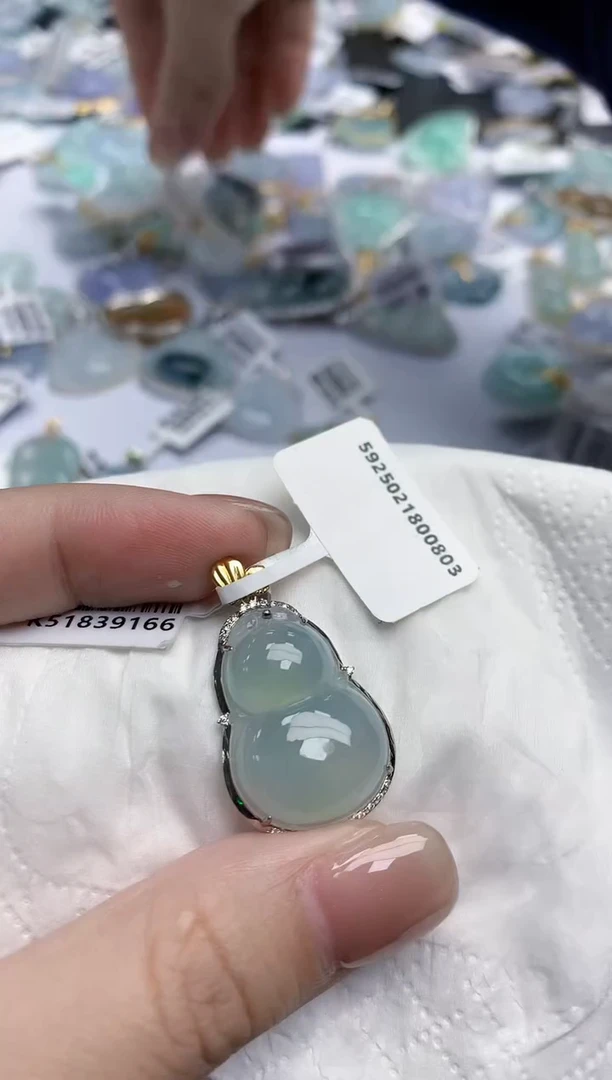 【闪购商品】翡翠颈饰18K金镶嵌天然缅甸翡翠A货