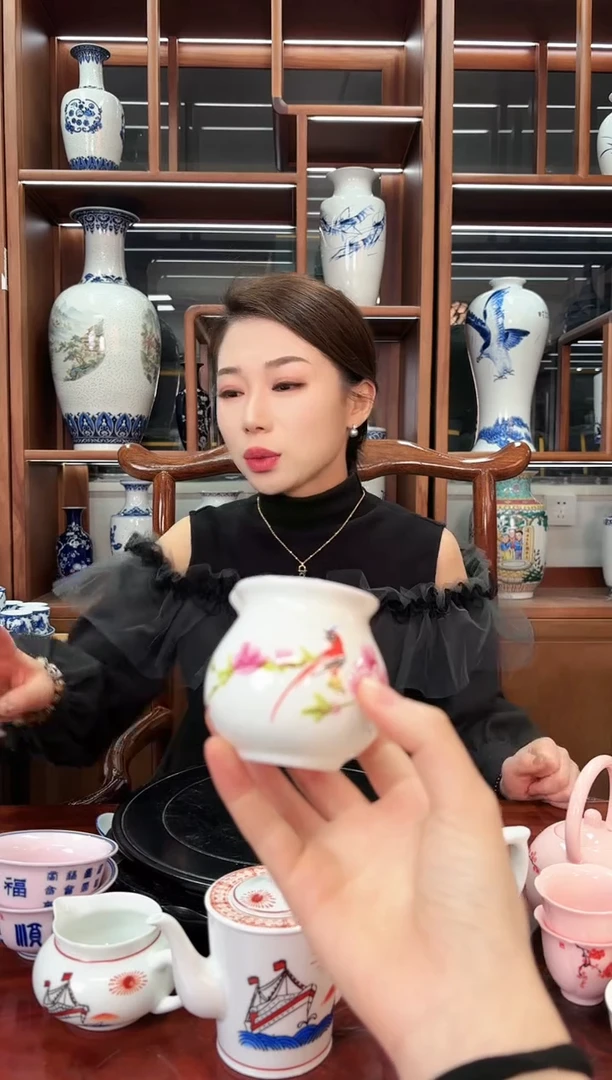 A02景德镇水点桃花公道杯一只