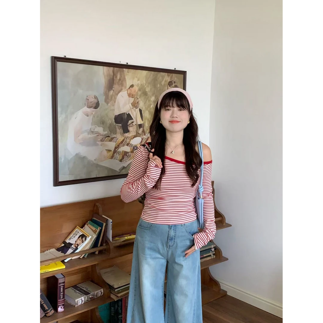 米米子“甜莓可露丽”红白条纹斜肩上衣时尚直筒秋季撞色休闲T恤